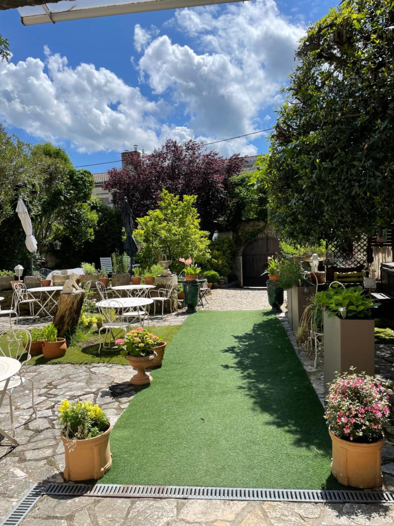 Hotel Le Manoir Du Raveyron Vallon-Pont-dʼArc