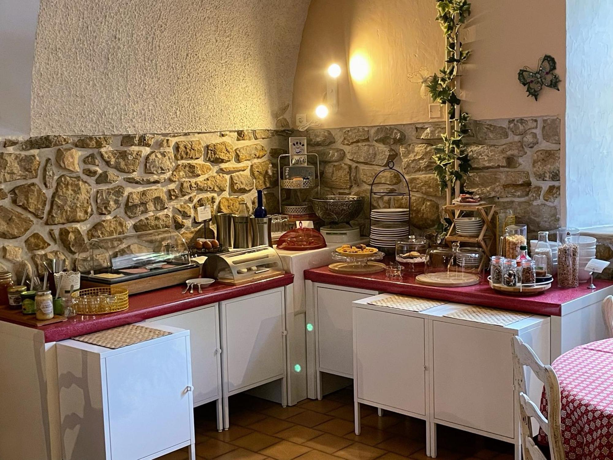 Le Manoir Du Raveyron Hotel Vallon-Pont-dʼArc